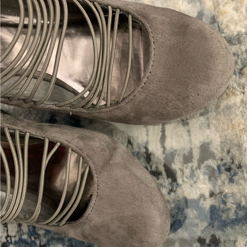 Shoes - Picture 2 of 9